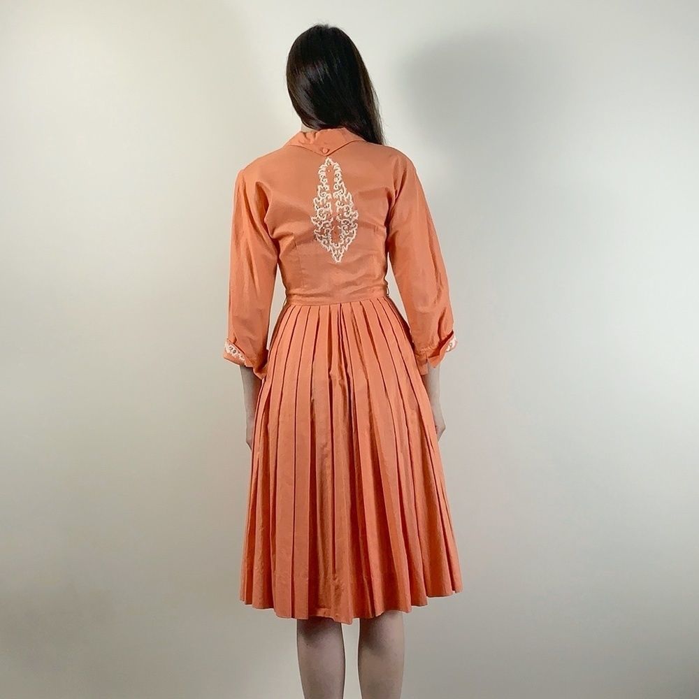 Vintage 1940s day dress - Picture 3 of 8